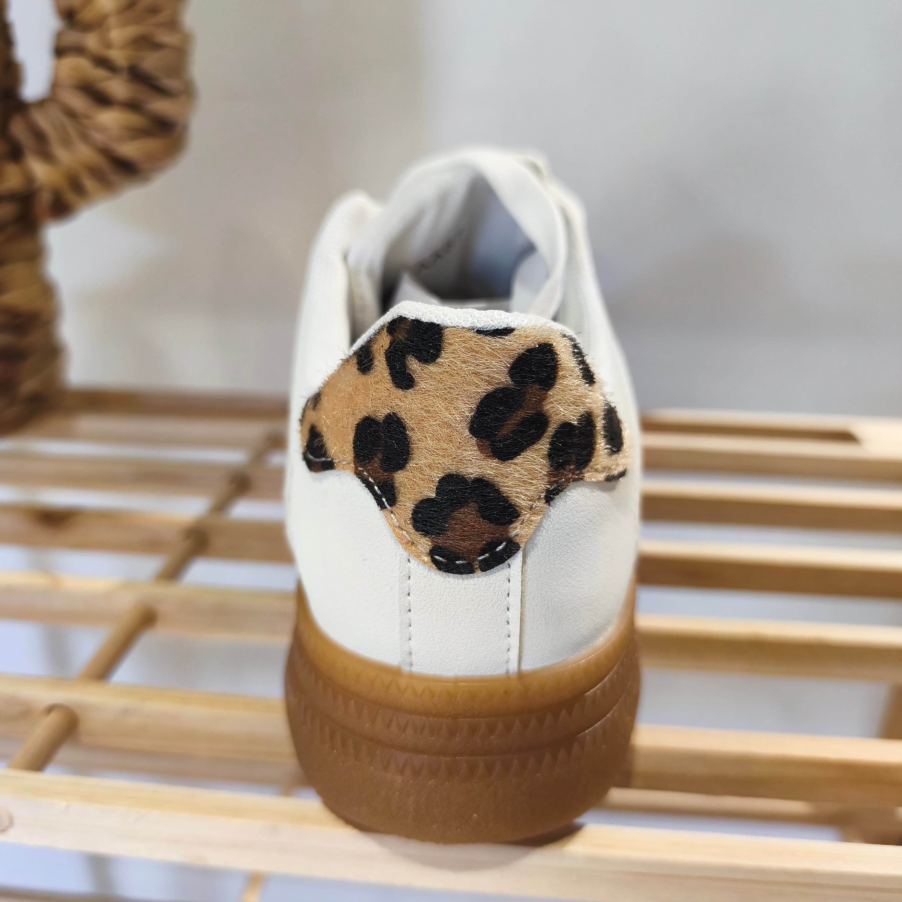 Baskets Blanc & léopard, vue 3