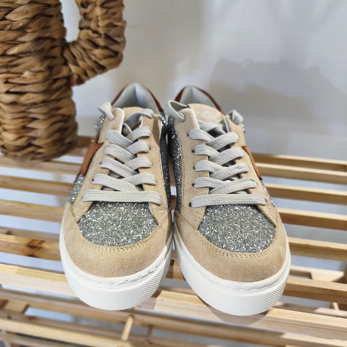 Baskets paillettes Étoile, détail