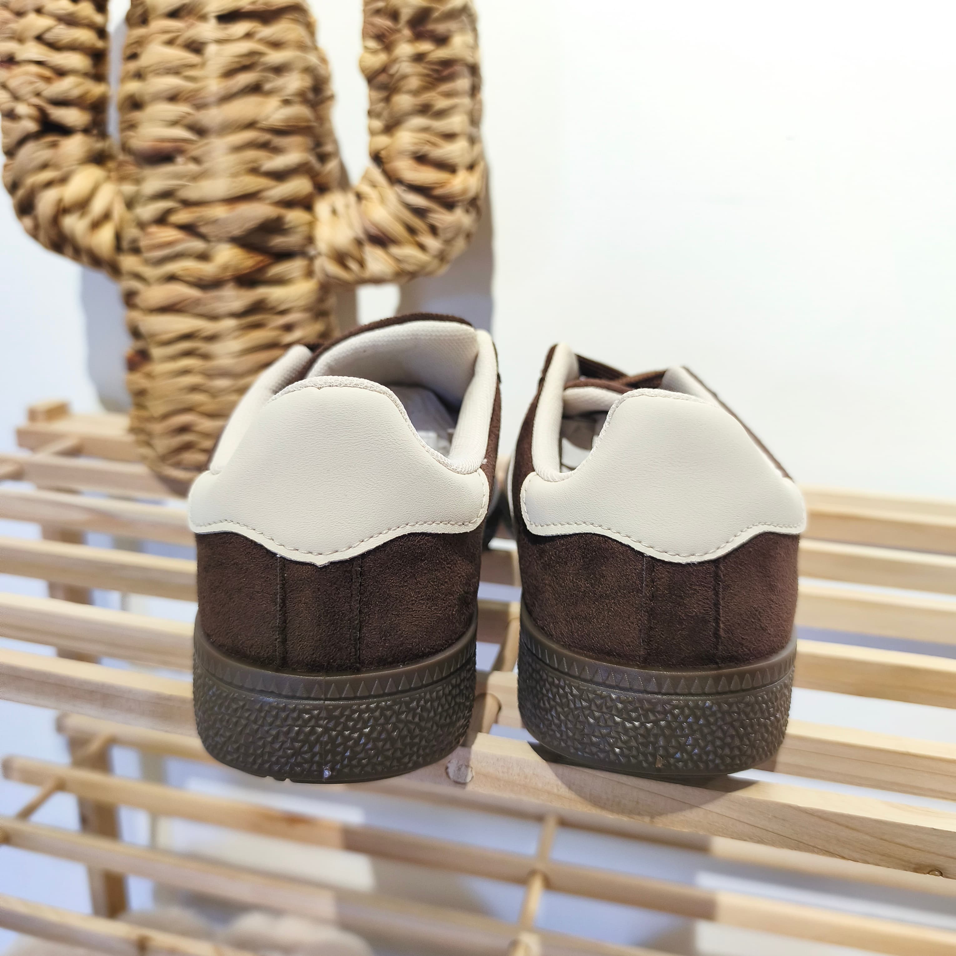 Baskets chocolat, vue 4